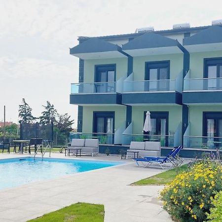 Paramithi Luxury Apartments Nikíti Kültér fotó