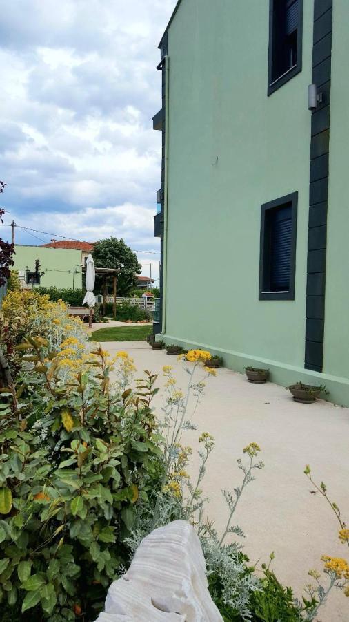 Paramithi Luxury Apartments Nikíti Kültér fotó