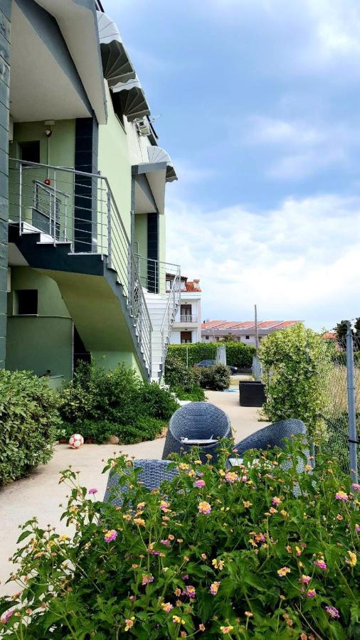Paramithi Luxury Apartments Nikíti Kültér fotó