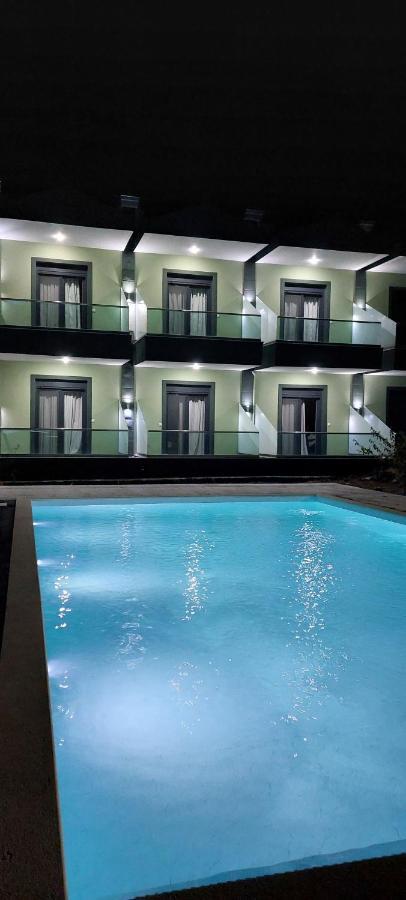 Paramithi Luxury Apartments Nikíti Kültér fotó