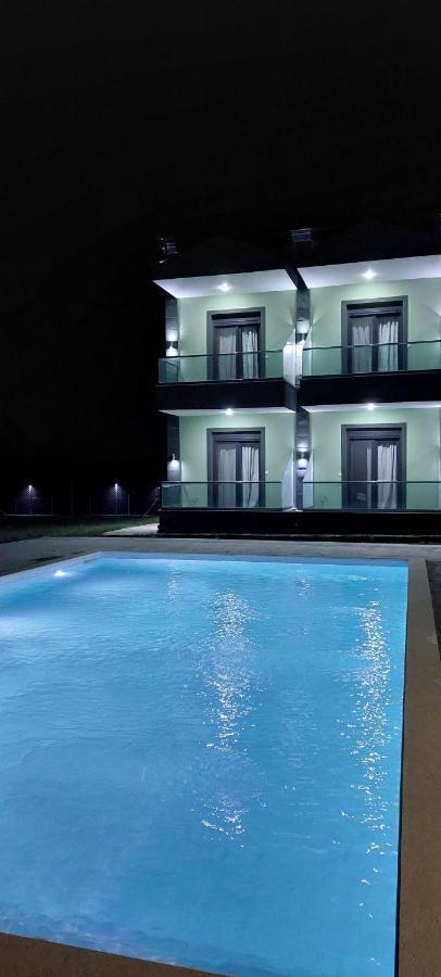Paramithi Luxury Apartments Nikíti Kültér fotó
