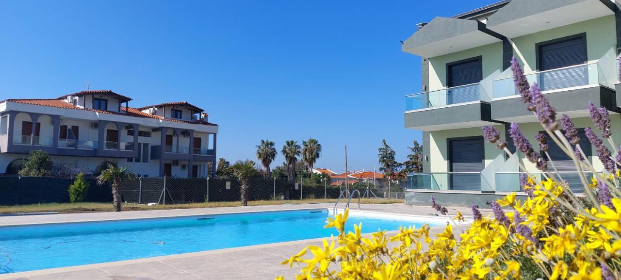 Paramithi Luxury Apartments Nikíti Kültér fotó