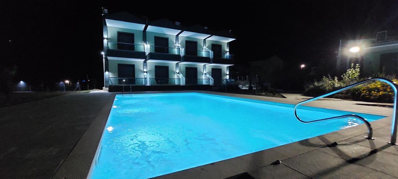 Paramithi Luxury Apartments Nikíti Kültér fotó