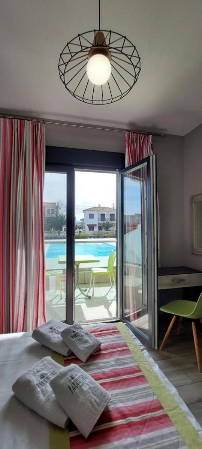 Paramithi Luxury Apartments Nikíti Kültér fotó