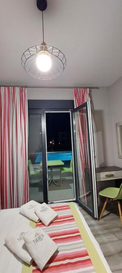 Paramithi Luxury Apartments Nikíti Kültér fotó