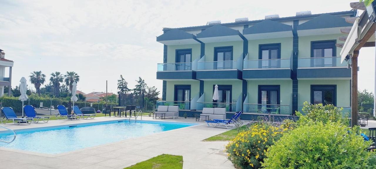Paramithi Luxury Apartments Nikíti Kültér fotó