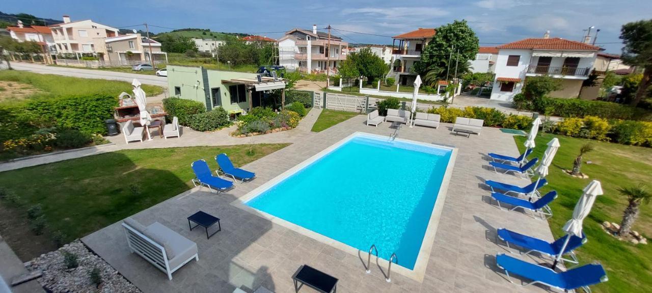 Paramithi Luxury Apartments Nikíti Kültér fotó