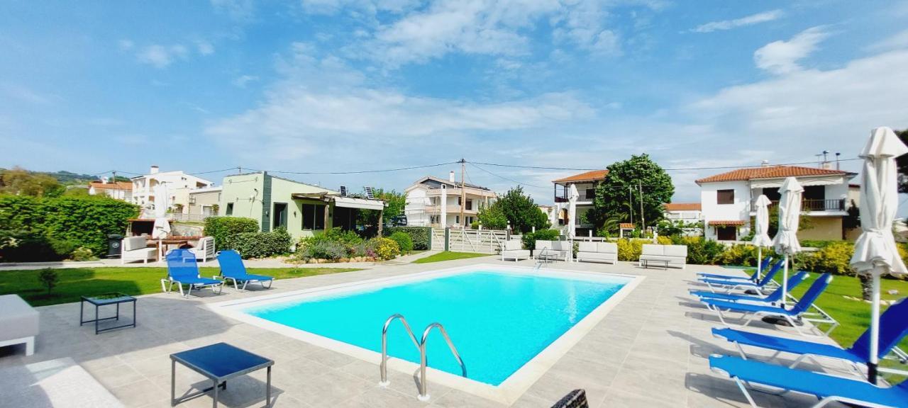 Paramithi Luxury Apartments Nikíti Kültér fotó