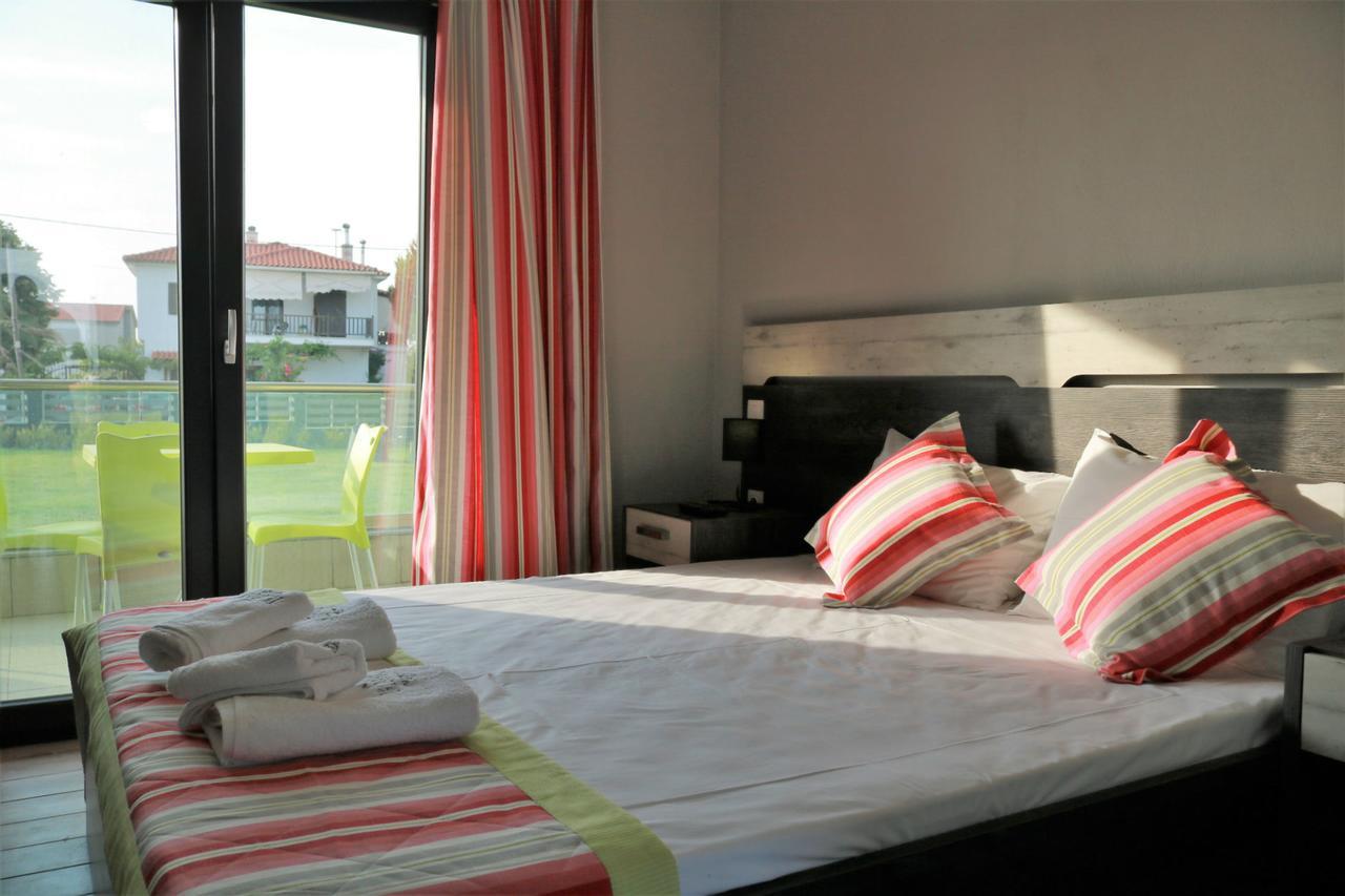 Paramithi Luxury Apartments Nikíti Kültér fotó