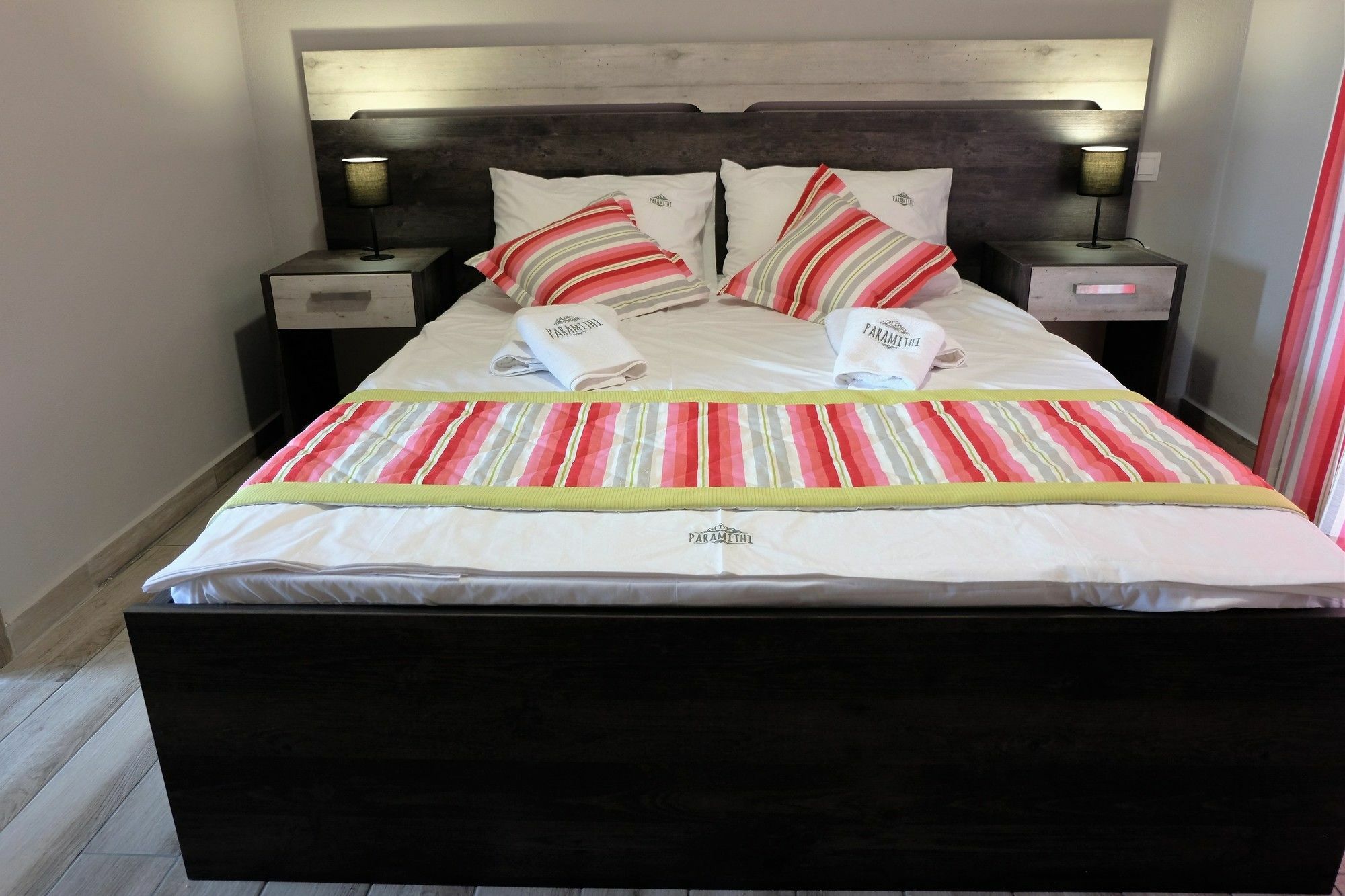Paramithi Luxury Apartments Nikíti Kültér fotó