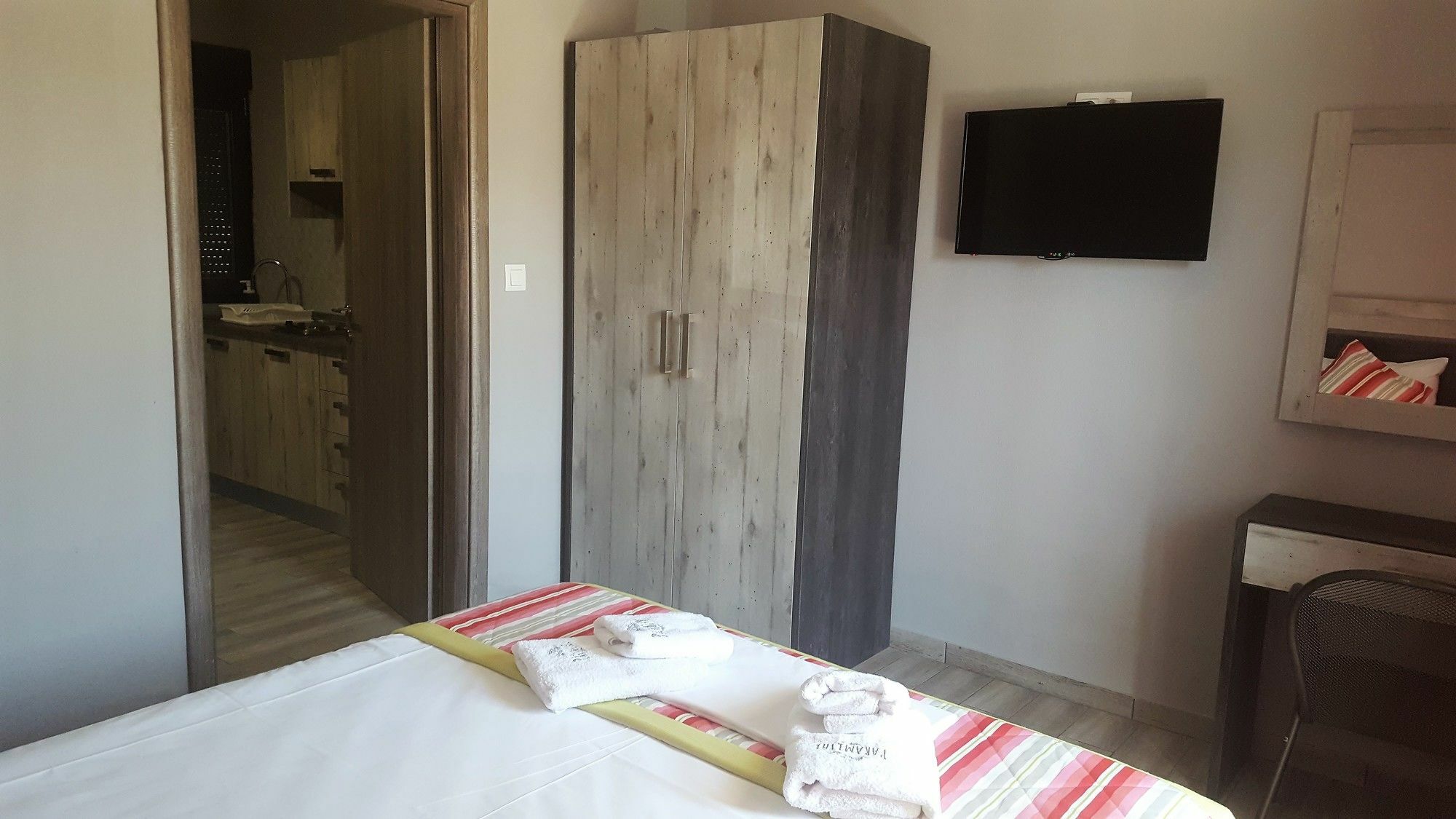 Paramithi Luxury Apartments Nikíti Kültér fotó