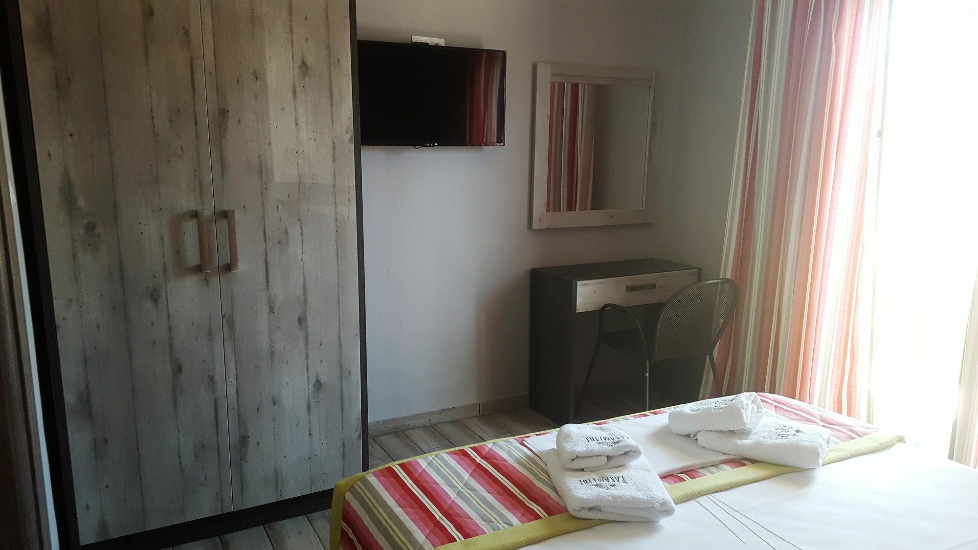 Paramithi Luxury Apartments Nikíti Kültér fotó