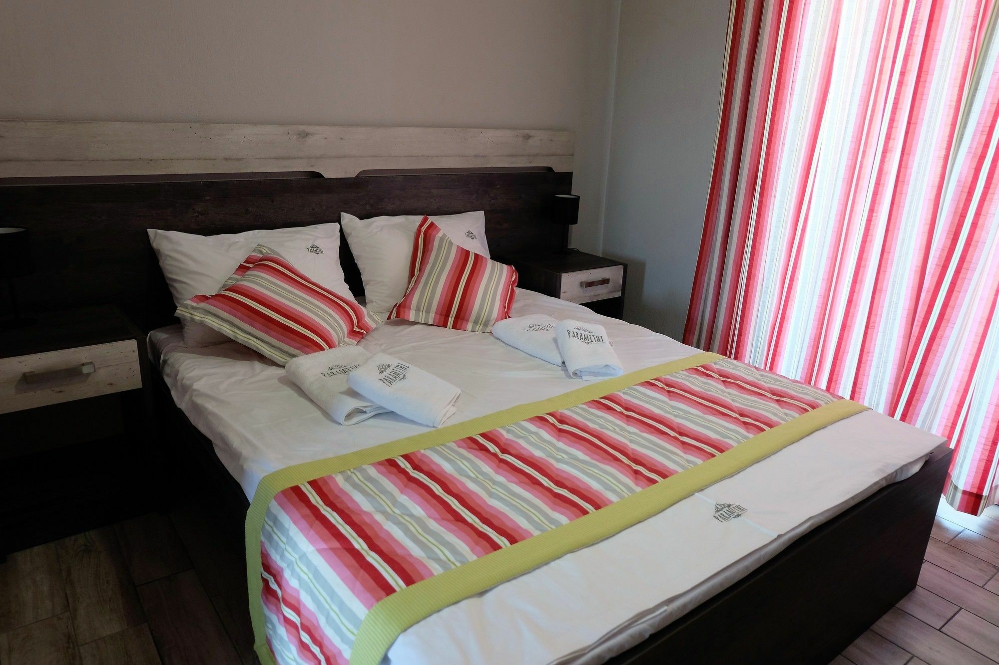 Paramithi Luxury Apartments Nikíti Kültér fotó